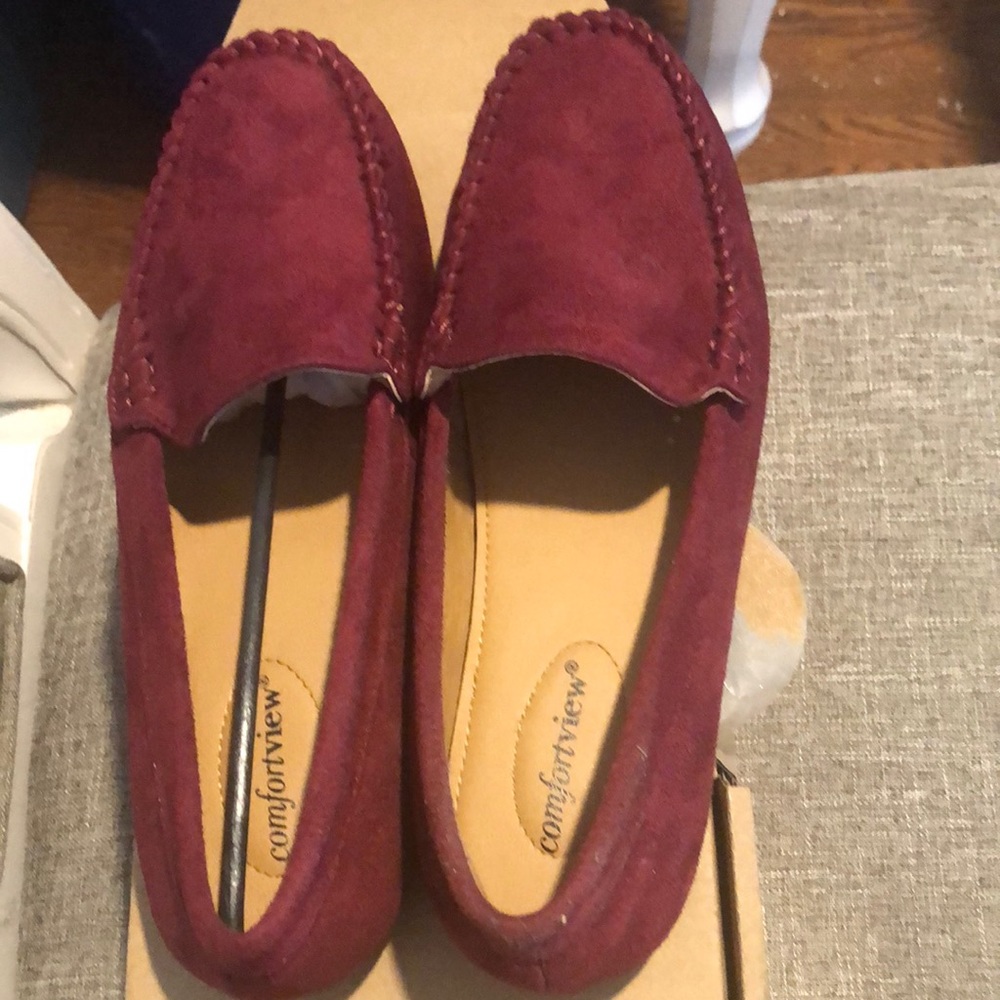 Burgundy comfort view flats
